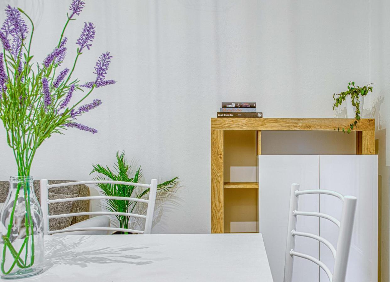 Joivy Warm And Inviting Flat With Balcony Apartamento Milão Exterior foto