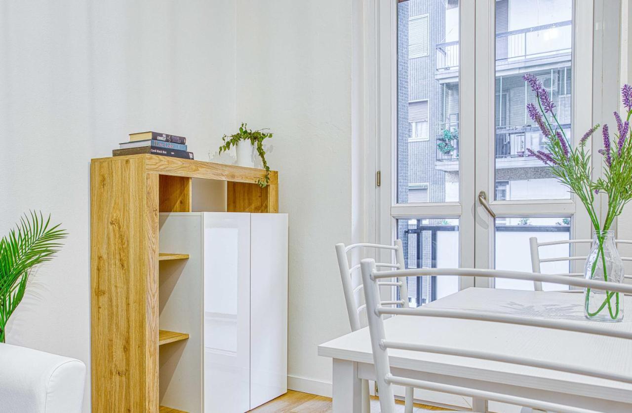 Joivy Warm And Inviting Flat With Balcony Apartamento Milão Exterior foto